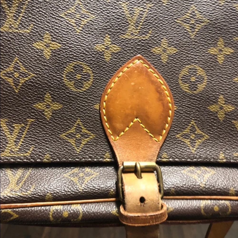 Louis Vuitton Crossbody - Picture 2 of 6